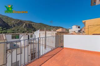 Casa aparellada a Quéntar. Espectacular casa totalmente reformada