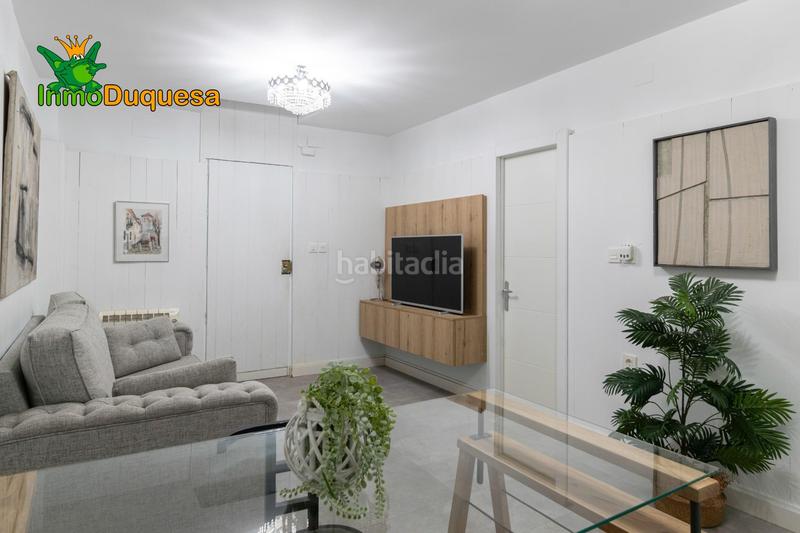 Foto d8a6982c-e758-462d-9f61-95f62ac0cc20. Piso  junto a plaza mariana pineda reformado en Granada