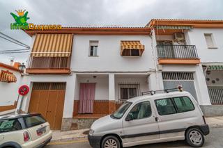 Casa adossada a La Zubia Ciudad. Casa en la zubia con patio de 55 m