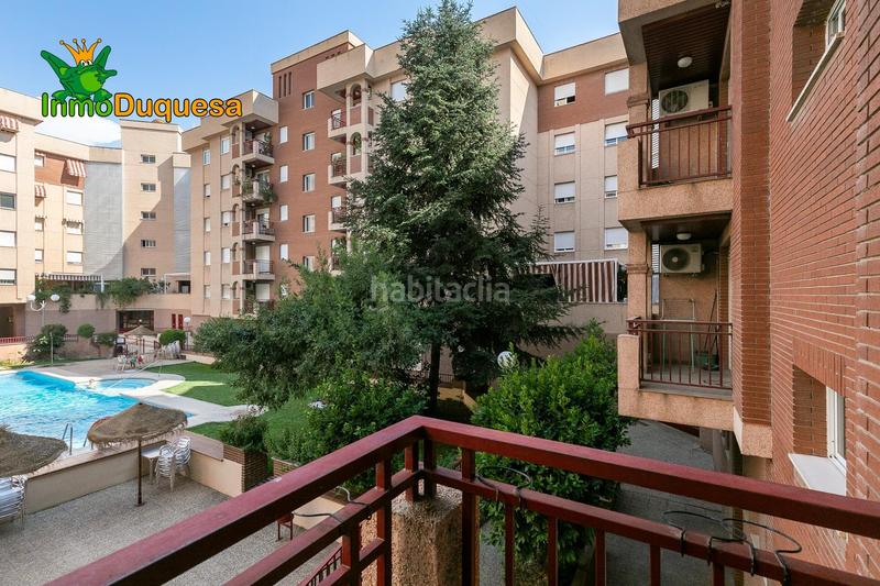 Foto 413e9aca-959f-41af-9e13-f8e362a31789. Piso  en urbanización con piscina en parque almunia en Granada