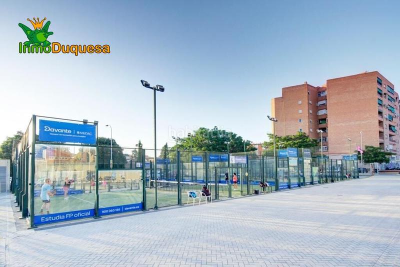 Foto 1fd72a70-b93d-4eba-9ca9-aca4288fcd6e. Semi detached house with parking pool in Rosaleda - Juventud Granada