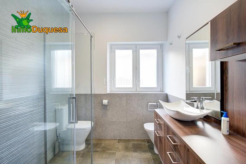 Foto 207e23ca-c221-443d-8d6b-3f01d16f354a. Semi detached house with parking pool in Rosaleda - Juventud Granada