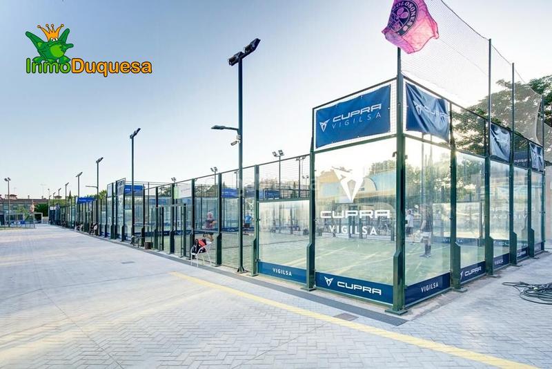 Foto 30d6a725-9162-4556-b922-954d808e733a. Semi detached house with parking pool in Rosaleda - Juventud Granada