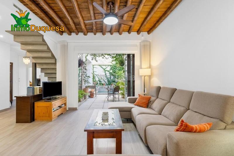 Foto e401e95e-b241-4c97-9b45-004c034649ee. Semi detached house with parking pool in Rosaleda - Juventud Granada