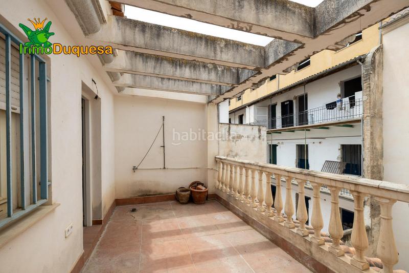 Foto d18a50d9-227a-479e-b214-c5316617aa80. Casa adosada casa en pleno centro capital. con aparcamiento y patio. en Granada