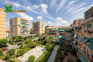 Appartement à Campo Verde. Piso en cartuja con parking