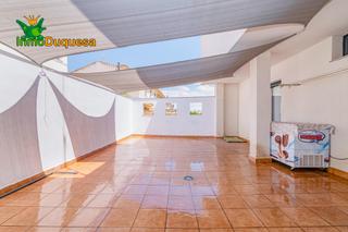 Maison jumelée à Purchil. Casa en esquina en vegas del genil.