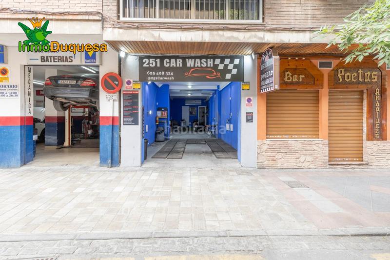 Foto 99441843-7ddb-4fc2-b95d-79f6acfc3e17. Local comercial  en pedro antonio de alarcón. en Granada