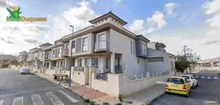 Reihenhaus in Calle rio alcolea 22. Conjunto residencial de 21 casas adosadas terminadas okupadas.