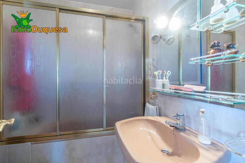 Foto 2c7136a3-b6a3-4e5b-a073-70625986ac16. Casa aparellada amb aparcament a Jun