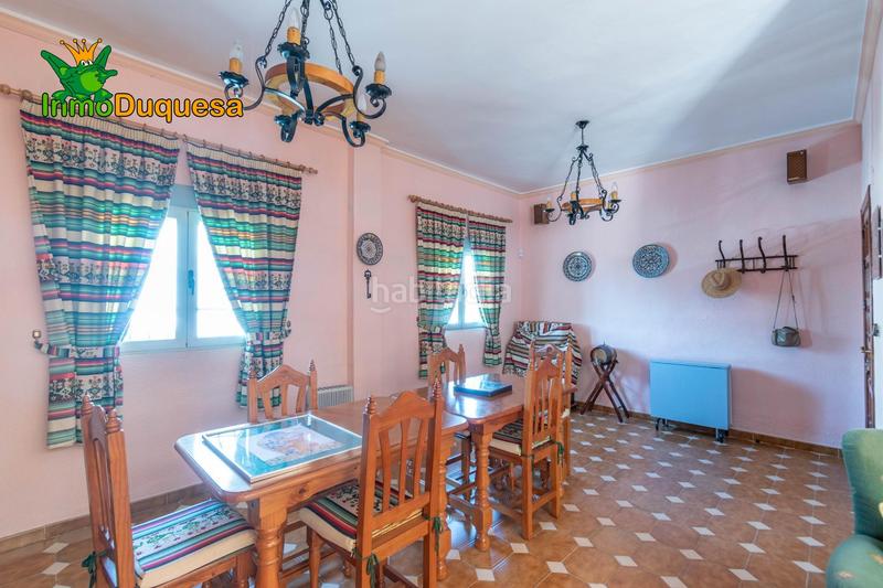 Foto ec86bb67-3b06-4bb8-81dd-21eaf305cf76. Casa aparellada amb aparcament a Jun