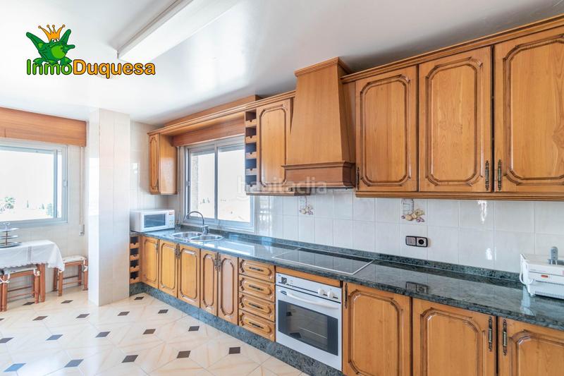 Foto f7a91b3e-80a8-4f90-8ffd-ea6d08520158. Casa aparellada amb aparcament a Jun