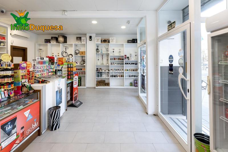 Foto 6a1fa595-f770-4b7c-811c-b9c229b5c719. Alquiler local comercial estanco en traspaso capital. en Granada