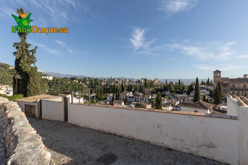 Foto e757e7c6-95d1-44f7-a40e-29be3128a413. Terreno residencial solar urbano en albaycin, con vistas a la alhambra en Granada