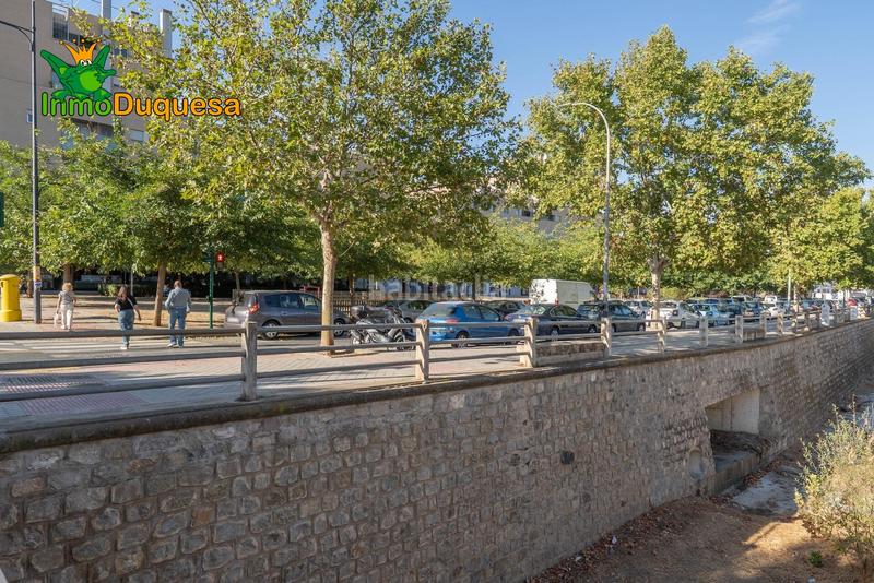 Foto fdf4ed2d-cffd-4a4a-a78b-4e2ebb1c2598. Business premise in Campus de la Salud Granada