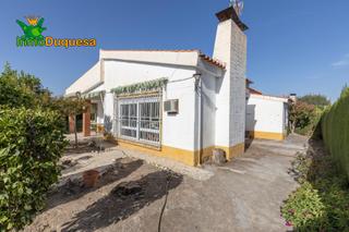 Haus in Residencial Triana - Barrio Alto. Chalet en planta baja con piscina  urb. los chopos base aerea