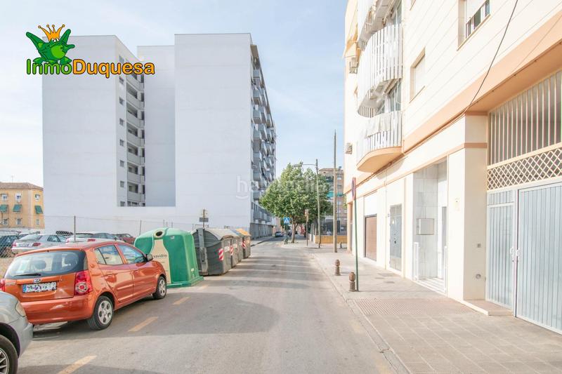 Foto 0cdc733b-df85-43cf-88c9-f28edbaa5ddf. Car parking in Barrio de Zaidín Granada