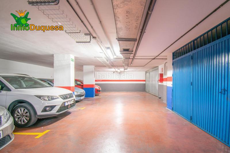 Foto e2edf068-ba25-43a0-beda-d048a65cf976. Car parking in Barrio de Zaidín Granada