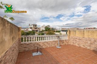 Àtic a Peligros. Ático con terraza privada en el centro de peligros.