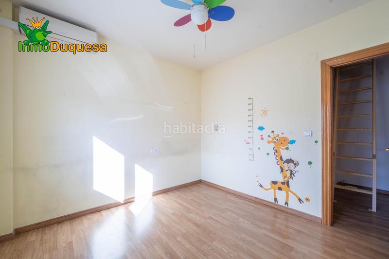 Foto 04f4519a-b11a-4ec6-a3f3-c74c0363637b. Casa adosada  en la salida de cullar vega. con 4 dormitorios. en Cúllar Vega