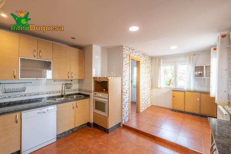 Foto 0a974e33-cb89-4ec4-a15c-4e6441c6645c. Casa adosada  en la salida de cullar vega. con 4 dormitorios. en Cúllar Vega