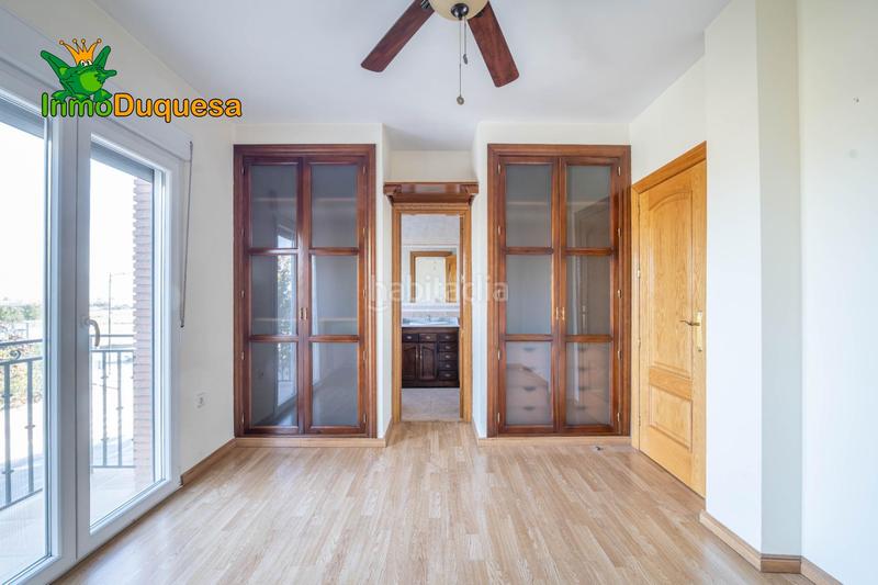 Foto 0fc9a74b-6b90-4ac0-948f-bc2a19bba578. Casa adosada  en la salida de cullar vega. con 4 dormitorios. en Cúllar Vega