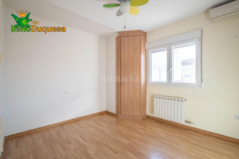 Foto 2dcc1cc4-9264-46d8-bbde-0c872551d40f. Casa adosada  en la salida de cullar vega. con 4 dormitorios. en Cúllar Vega