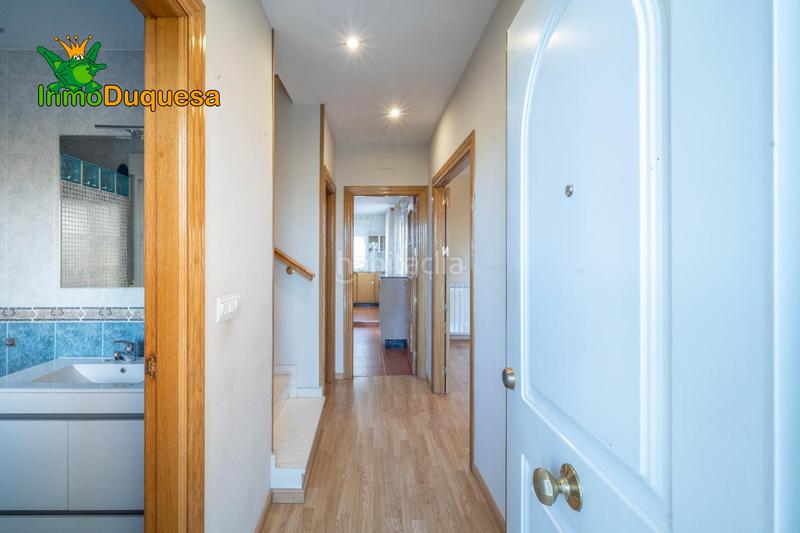 Foto 36a9a5f1-abfb-4f04-b8c0-b5e364db635e. Casa adosada  en la salida de cullar vega. con 4 dormitorios. en Cúllar Vega