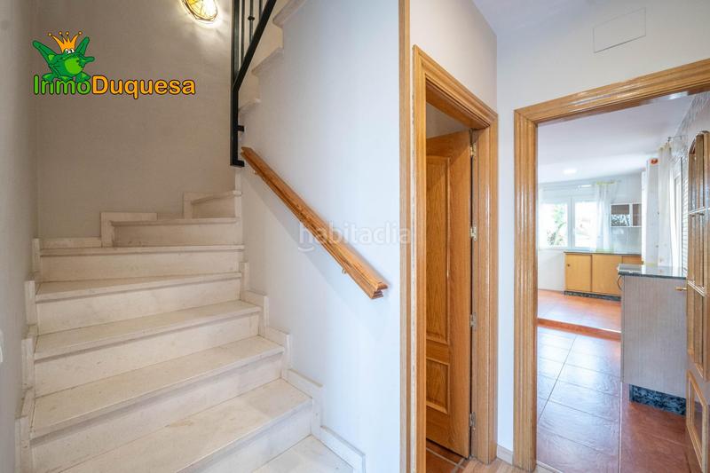 Foto 51276746-620c-4d8d-8956-c9176881f0cd. Casa adosada  en la salida de cullar vega. con 4 dormitorios. en Cúllar Vega