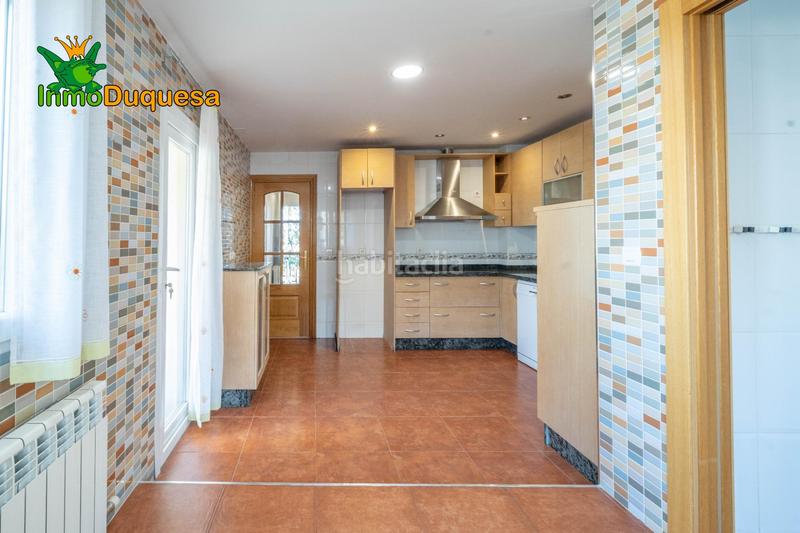 Foto 53296465-45f4-4535-beb0-74138b47ab5f. Casa adosada  en la salida de cullar vega. con 4 dormitorios. en Cúllar Vega