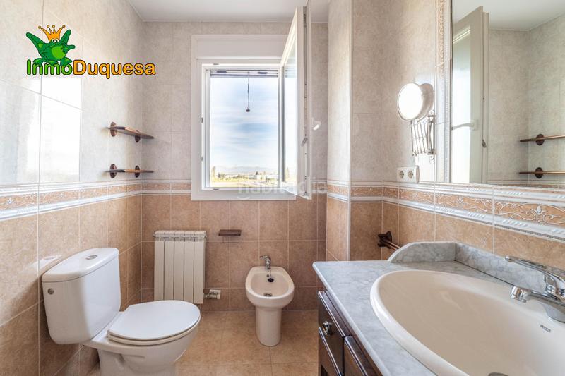 Foto 841084ca-488a-416e-8daa-7fb81798015b. Casa adosada  en la salida de cullar vega. con 4 dormitorios. en Cúllar Vega