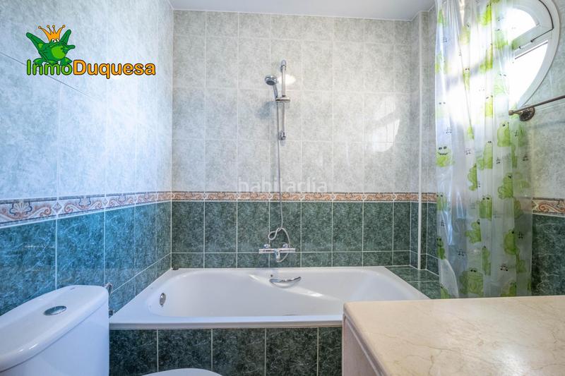 Foto b5f0adb6-0bc5-473e-8cbe-539ddf809ed5. Casa adosada  en la salida de cullar vega. con 4 dormitorios. en Cúllar Vega