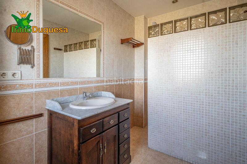 Foto c925d4d8-6dfb-4866-a75c-a0d7d7929a38. Casa adosada  en la salida de cullar vega. con 4 dormitorios. en Cúllar Vega