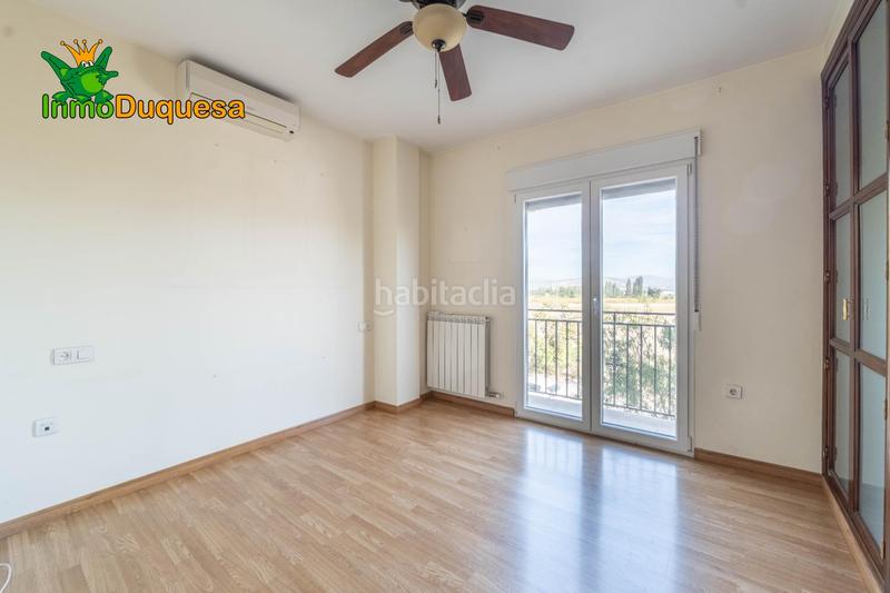 Foto e2bab022-1017-41bf-a49d-78b792ec9b94. Casa adosada  en la salida de cullar vega. con 4 dormitorios. en Cúllar Vega