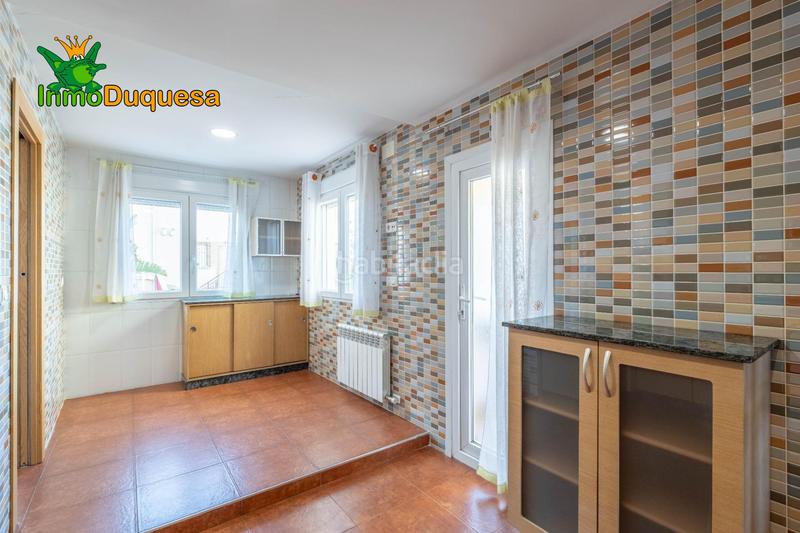 Foto eed4922d-f066-401a-8939-d8b9c8f12ae1. Casa adosada  en la salida de cullar vega. con 4 dormitorios. en Cúllar Vega