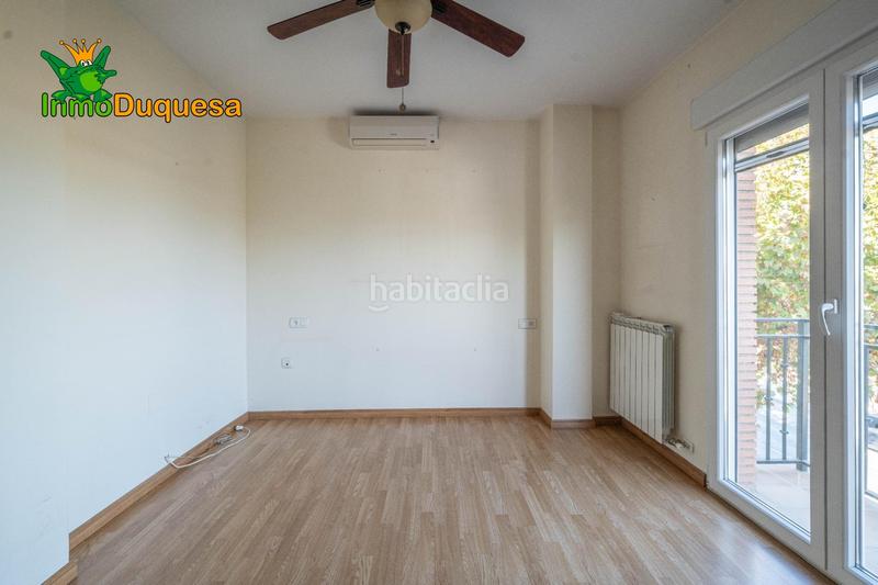 Foto f73b006d-2c5e-4d6b-8ee5-96e96bb305e8. Casa adosada  en la salida de cullar vega. con 4 dormitorios. en Cúllar Vega