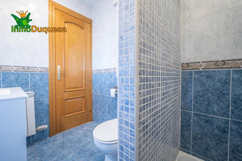 Foto f8568356-cd64-4aaa-b6c8-6606432be211. Casa adosada  en la salida de cullar vega. con 4 dormitorios. en Cúllar Vega