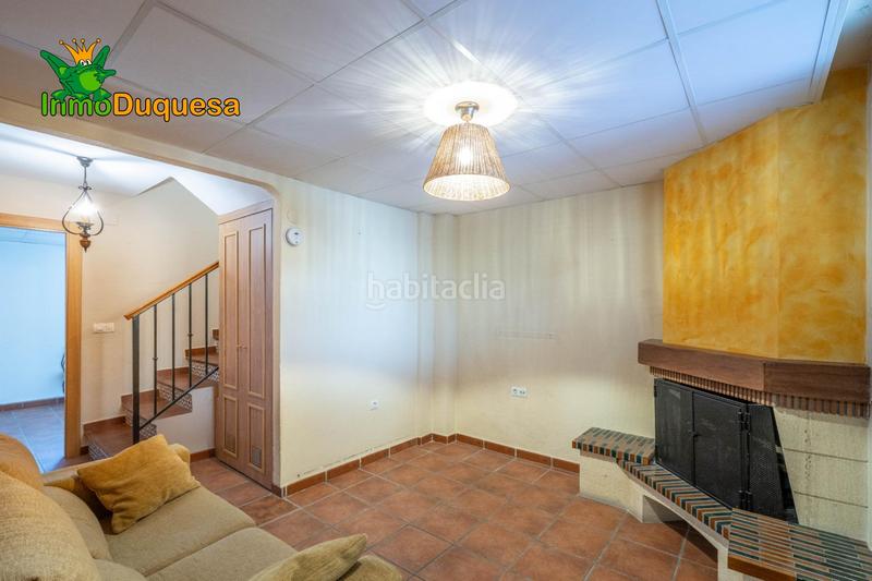 Foto fecf33f2-2844-4c4c-8fa7-791c81c0f083. Casa adosada  en la salida de cullar vega. con 4 dormitorios. en Cúllar Vega