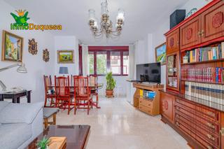 Appartement à Fígares. Piso en urb. jardin de la reina, junto al metro.