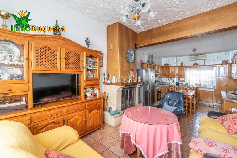 Foto 7e6415a5-f0b7-4430-8973-29dee73fc3cb. Casa adossada amb aparcament piscina a Atarfe