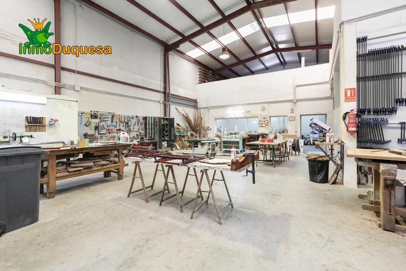 Foto e5869b59-8f46-4b0a-b89c-43d82b687bec. Fabrikhalle in Cijuela