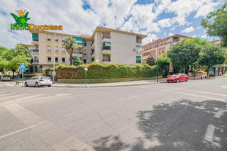 Appartamento in Parque Nueva Granada. Piso de 3 dorm. en granada. 3 planta sin ascensor.