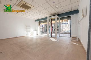 Local Comercial a Las Tres Cruces. Local supercomercial en pleno centro de armilla