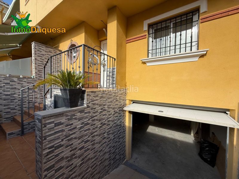 Foto ec87b9da-088d-439d-977e-9421ca9eb277. Casa adossada amb aparcament a Gójar