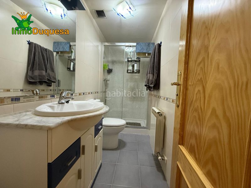 Foto f7fe1b0f-9939-4089-94d5-2bd37ab15556. Casa adossada amb aparcament a Gójar