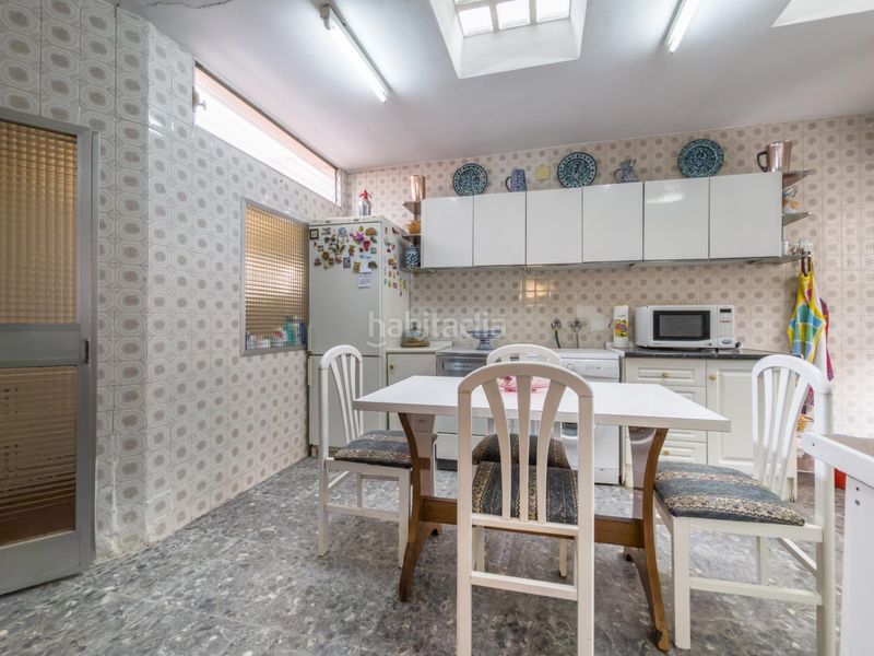 Foto 0383a69c-66a5-4536-913d-747ee437717d. Casa aparellada a calle andres segovia 33 a Barrio de Zaidín Granada