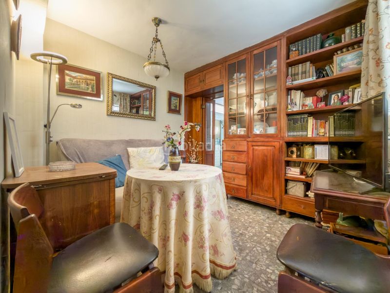 Foto 57ee2c06-6b1a-4018-be3f-dd665c73cd34. Casa aparellada a calle andres segovia 33 a Barrio de Zaidín Granada
