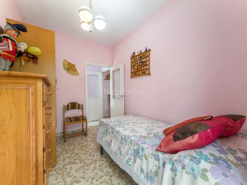 Foto 76fa78d4-4e48-46eb-8d48-01199c571272. Casa aparellada a calle andres segovia 33 a Barrio de Zaidín Granada
