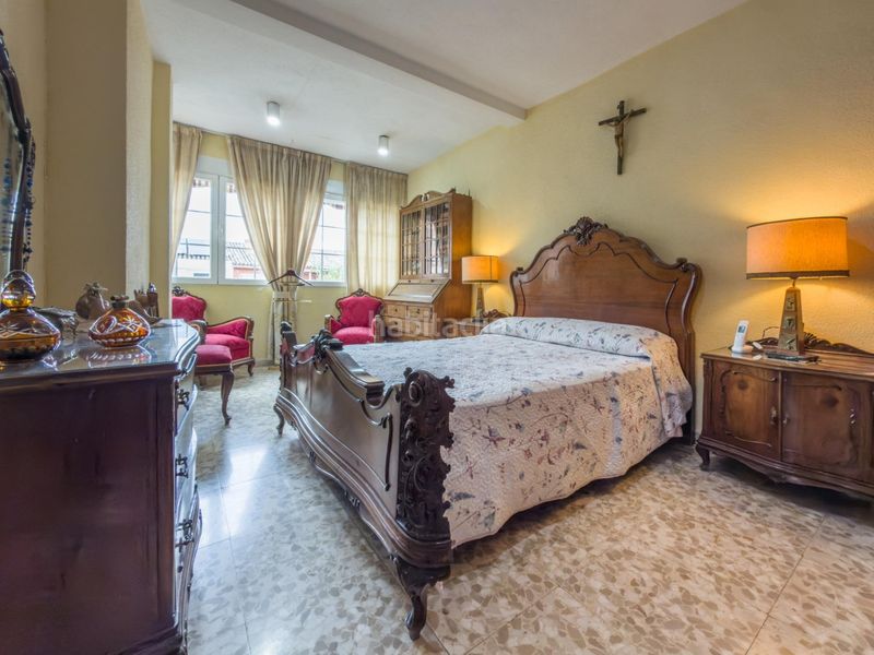 Foto b57d203d-c3d0-4ce8-8e98-e2086f0ad1dc. Casa aparellada a calle andres segovia 33 a Barrio de Zaidín Granada