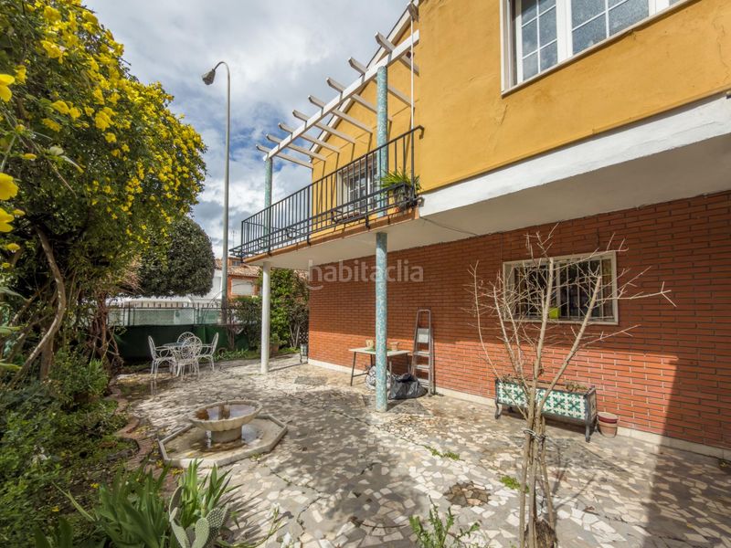 Foto cae95890-1bd1-483b-80fe-e7ec5a5d4564. Casa aparellada a calle andres segovia 33 a Barrio de Zaidín Granada